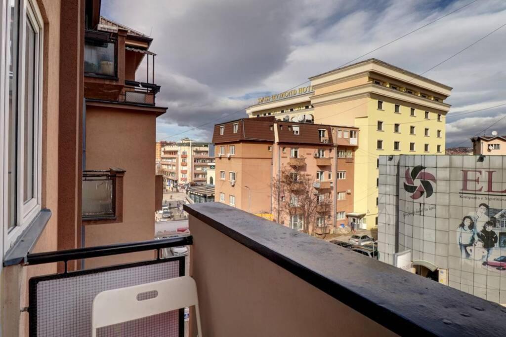Town Square Apartment Prisztina Zewnętrze zdjęcie