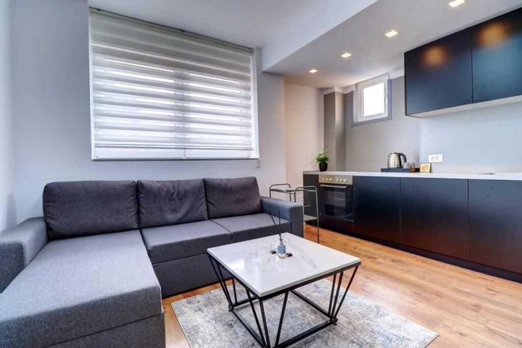 Town Square Apartment Prisztina Zewnętrze zdjęcie