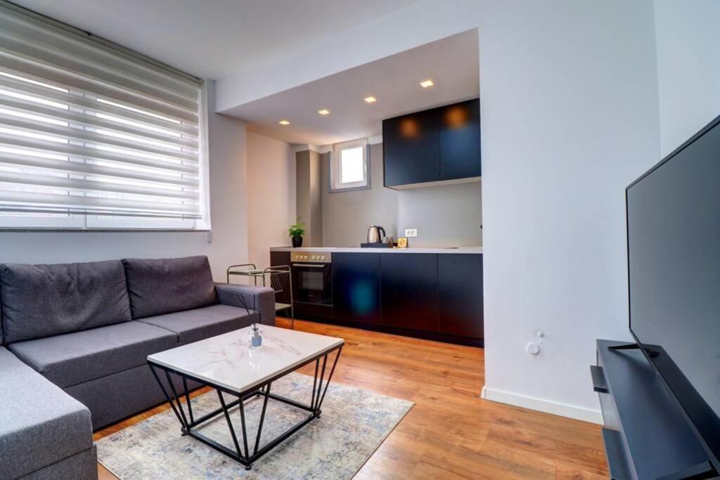 Town Square Apartment Prisztina Zewnętrze zdjęcie
