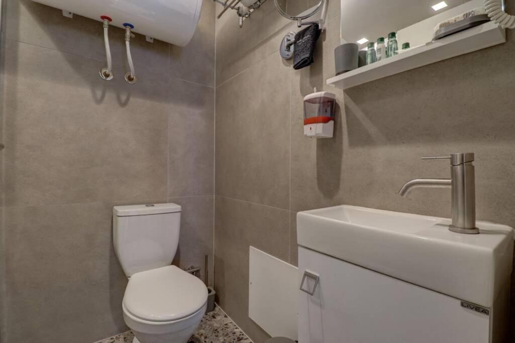 Town Square Apartment Prisztina Zewnętrze zdjęcie