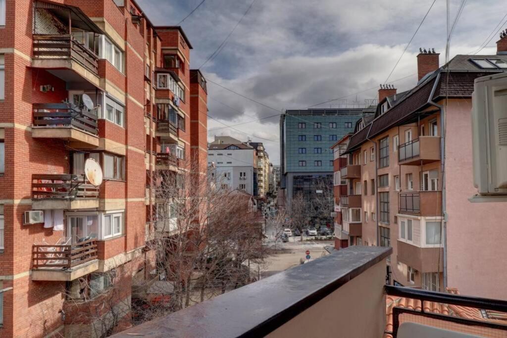 Town Square Apartment Prisztina Zewnętrze zdjęcie